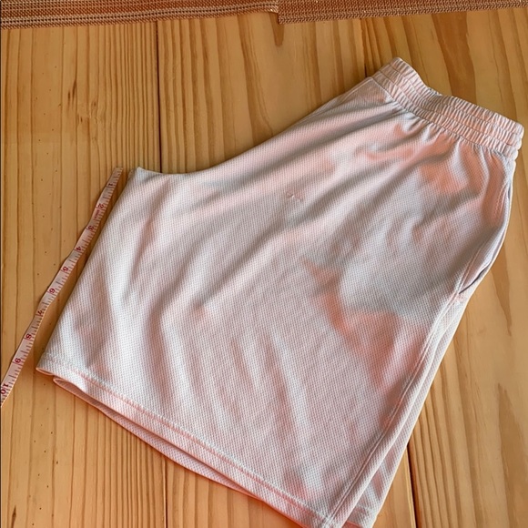 Under Armour Athletic Shorts - Picture 6 of 6